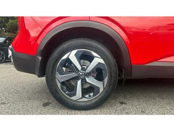 Nissan Qashqai 1.3 DiG-T MH 158 N-Connecta 5dr Xtronic Petrol Hatchback