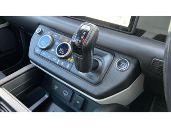 Land Rover Defender 3.0 D300 X-Dynamic HSE 110 5dr Auto Diesel Estate