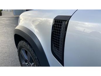 Land Rover Defender 3.0 D300 X-Dynamic HSE 110 5dr Auto Diesel Estate