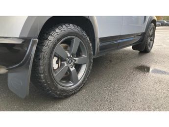 Land Rover Defender 3.0 D300 X-Dynamic HSE 110 5dr Auto Diesel Estate