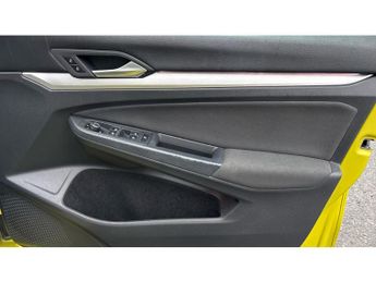 Volkswagen Golf 1.5 eTSI 150 Life 5dr DSG Petrol Hatchback