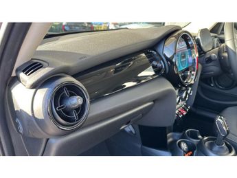 MINI Hatchback 1.5 Cooper Classic Premium Plus 5dr Auto Petrol Hatchback