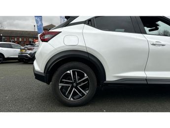 Nissan Juke 1.0 DiG-T N-Connecta 5dr DCT Petrol Hatchback