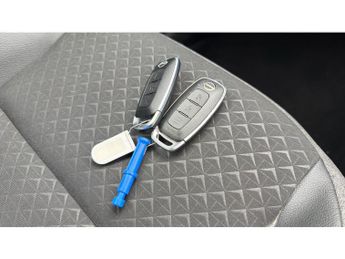 Nissan Juke 1.0 DiG-T N-Connecta 5dr DCT Petrol Hatchback