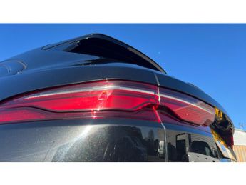 Jaguar F-Pace 2.0 D200 R-Dynamic Black 5dr Auto AWD Diesel Estate