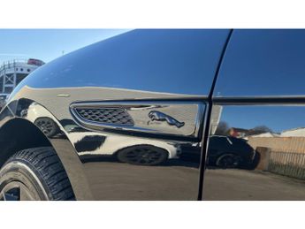 Jaguar F-Pace 2.0 D200 R-Dynamic Black 5dr Auto AWD Diesel Estate