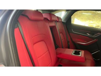 Jaguar F-Pace 2.0 D200 R-Dynamic Black 5dr Auto AWD Diesel Estate
