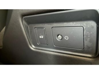 Jaguar F-Pace 2.0 D200 R-Dynamic Black 5dr Auto AWD Diesel Estate