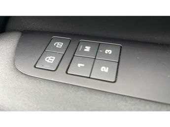 Land Rover Discovery 3.0 D300 R-Dynamic HSE 5dr Auto Diesel Station Wagon