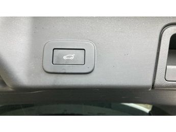 Land Rover Range Rover Evoque 2.0 D200 R-Dynamic SE 5dr Auto Diesel Hatchback