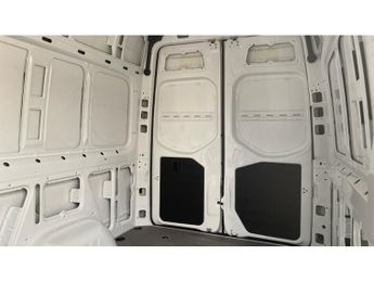 Mercedes-Benz Sprinter E314 L2 Electric Rwd 100kW 81kWh Pro Van Auto