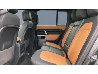 Land Rover Defender 3.0 D300 X-Dynamic HSE 110 5dr Auto Diesel Estate