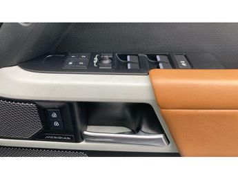 Land Rover Defender 3.0 D300 X-Dynamic HSE 110 5dr Auto Diesel Estate