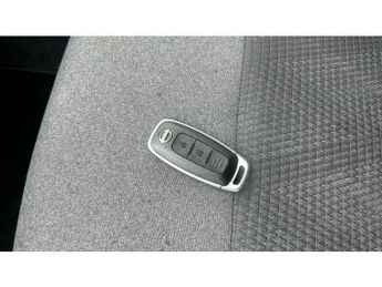 Nissan Qashqai 1.3 DiG-T MH 158 N-Connecta [Glass Rf] 5dr Xtronic Petrol Hatchb