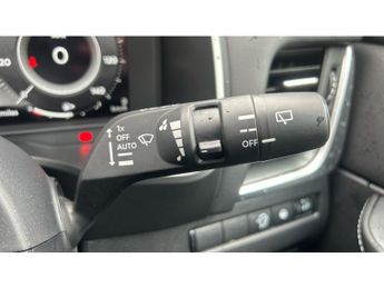 Nissan Qashqai 1.3 DiG-T MH 158 N-Connecta [Glass Rf] 5dr Xtronic Petrol Hatchb