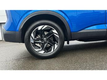 Nissan Qashqai 1.3 DiG-T MH 158 N-Connecta [Glass Rf] 5dr Xtronic Petrol Hatchb