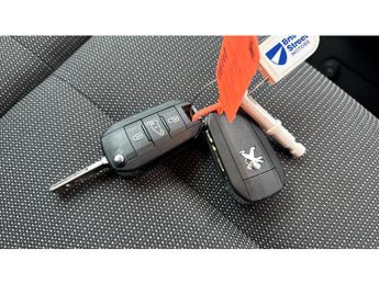 Peugeot Partner E-Standard 800 100kW 50kWh Professional Premium + Van Auto