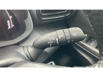 Toyota Yaris 1.5 Hybrid Design 5dr CVT Hybrid Hatchback