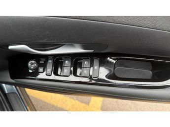 Hyundai TUCSON 1.6 TGDi 48V MHD Premium 5dr 2WD DCT Petrol Estate