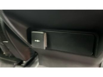 Land Rover Range Rover Evoque 1.5 P300e R-Dynamic SE 5dr Auto Hatchback