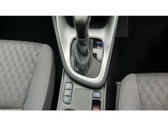 Toyota Yaris 1.5 Hybrid Design 5dr CVT Hybrid Hatchback