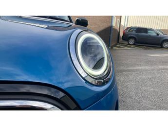 MINI Hatchback 1.5 Cooper Classic Premium 3dr Auto Petrol Hatchback
