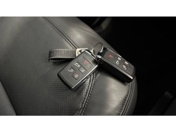 Land Rover Defender 3.0 D250 X-Dynamic HSE 110 5dr Auto Diesel Estate