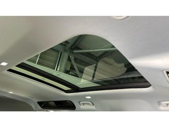 Land Rover Defender 3.0 D250 X-Dynamic HSE 110 5dr Auto Diesel Estate