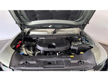 Land Rover Defender 3.0 D250 X-Dynamic HSE 110 5dr Auto Diesel Estate