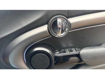 MINI Hatchback 2.0 Cooper S Exclusive 5dr Auto [Comfort/Nav Pack] Petrol Hatchb