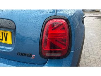 MINI Hatchback 2.0 Cooper S Exclusive 5dr Auto [Comfort/Nav Pack] Petrol Hatchb