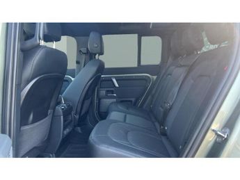 Land Rover Defender 3.0 D300 X-Dynamic SE 110 5dr Auto Diesel Estate
