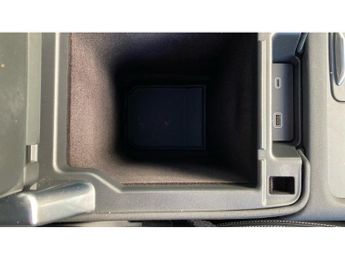 Land Rover Discovery 3.0 D300 Dynamic SE 5dr Auto Diesel Station Wagon