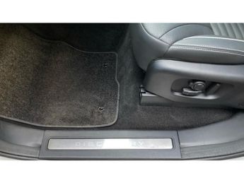 Land Rover Discovery 3.0 D300 Dynamic HSE 5dr Auto Diesel Station Wagon