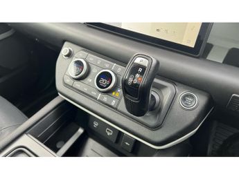 Land Rover Defender 3.0 D300 X-Dynamic HSE 110 5dr Auto [7 Seat] Diesel Estate