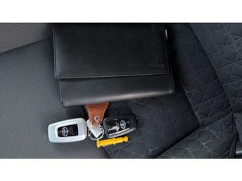 Toyota C-HR 1.8 Hybrid Design 5dr CVT Hybrid Hatchback