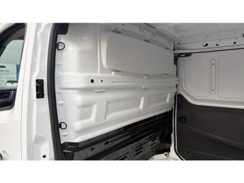 Renault Trafic E-Tech Swb Electric SL30 90kW 52kWh Advance Van Auto