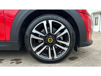 MINI Hatchback 135kW Cooper S Level 2 33kWh 3dr Auto Electric Hatchback