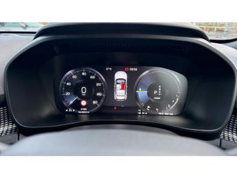 Volvo XC40 1.5 T4 Recharge PHEV R DESIGN 5dr Auto Estate