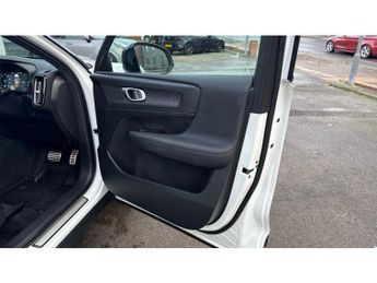 Volvo XC40 1.5 T4 Recharge PHEV R DESIGN 5dr Auto Estate
