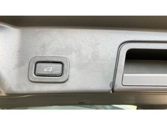 Land Rover Range Rover Evoque 2.0 D200 R-Dynamic SE 5dr Auto Diesel Hatchback