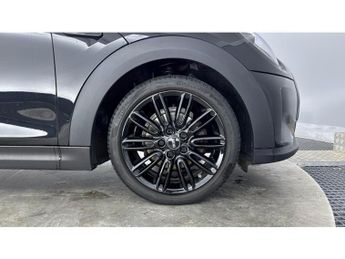 MINI Hatchback 1.5 Cooper Exclusive 3dr Auto Petrol Hatchback