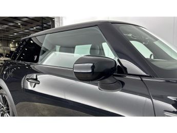 MINI Hatchback 1.5 Cooper Exclusive 3dr Auto Petrol Hatchback