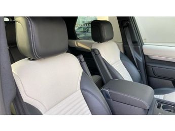 Land Rover Discovery 3.0 D300 Dynamic SE 5dr Auto Diesel Station Wagon