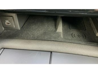 Land Rover Discovery 3.0 D300 Dynamic SE 5dr Auto Diesel Station Wagon