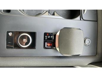 Land Rover Discovery 3.0 D300 Dynamic SE 5dr Auto Diesel Station Wagon