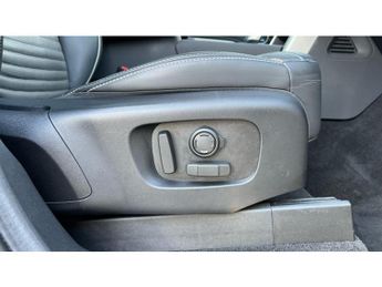 Land Rover Discovery 3.0 D300 R-Dynamic HSE 5dr Auto Diesel Station Wagon