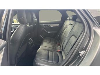 Jaguar F-Pace 2.0 P400e R-Dynamic SE 5dr Auto AWD Estate