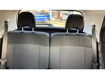 Hyundai INSTER 85kW 02 49kWh 5dr Auto Electric Hatchback