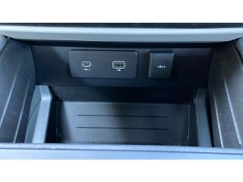 Land Rover Defender 3.0 D300 HSE 110 5dr Auto Diesel Estate